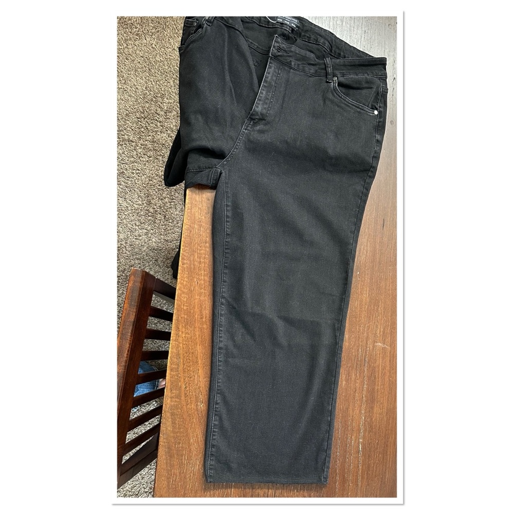NWT-BloomChic Plus Size: 24 Black Wide Leg Jeans